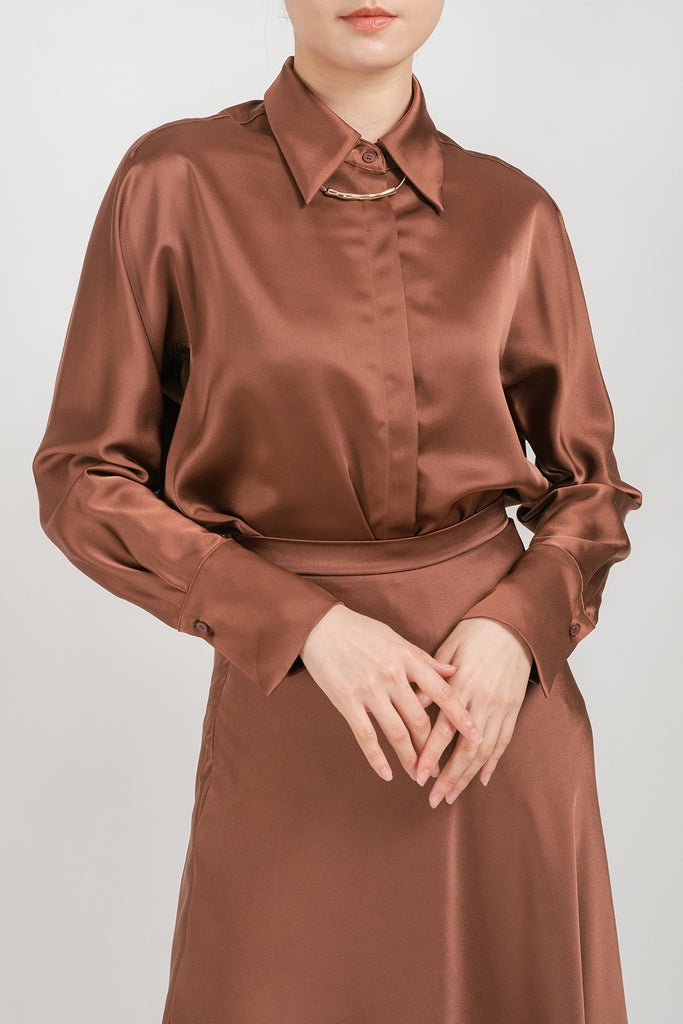 Leacolle Long Sleeve Shirt with Necklace